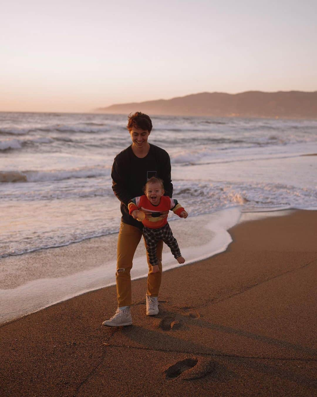 ナッシュ・グリアさんのインスタグラム写真 - (ナッシュ・グリアInstagram)「Malakai is FOUR today 🥳🥹」9月25日 7時13分 - nashgrier