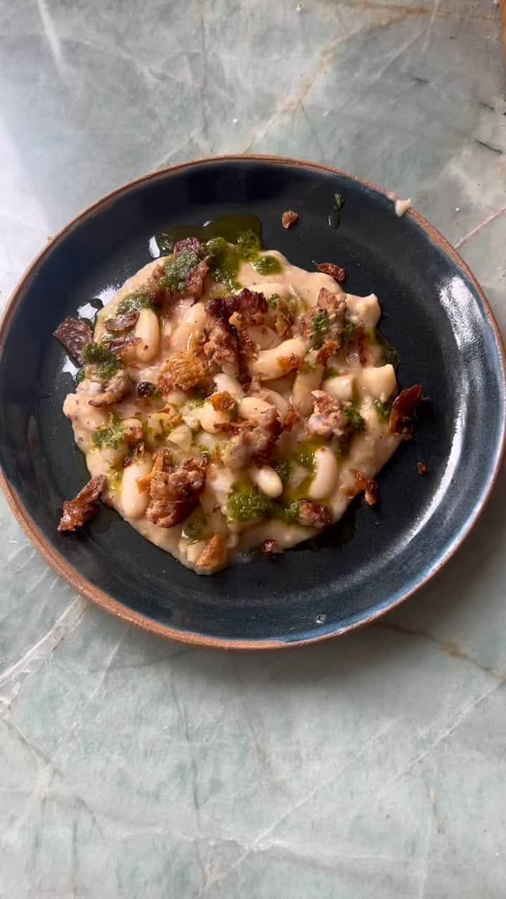 JO BAKERのインスタグラム：「My #bff ‘s keep me alive, mentally, emotionally and spiritually…. To my #sisterwives you are my everything …. Thank you killer #producer @deborahburch who makes me homemade gourmet food delivery to cheer me up once in a while. ❤️‼️ and to my other three  @adrianejamison @lesleynicolelewis @naomileeallen your support, calls, love and care is genuinely keeping me stable and functioning ❤️‼️ #bestfriends #foodie #foodporn #appreciation #singlemomlife」