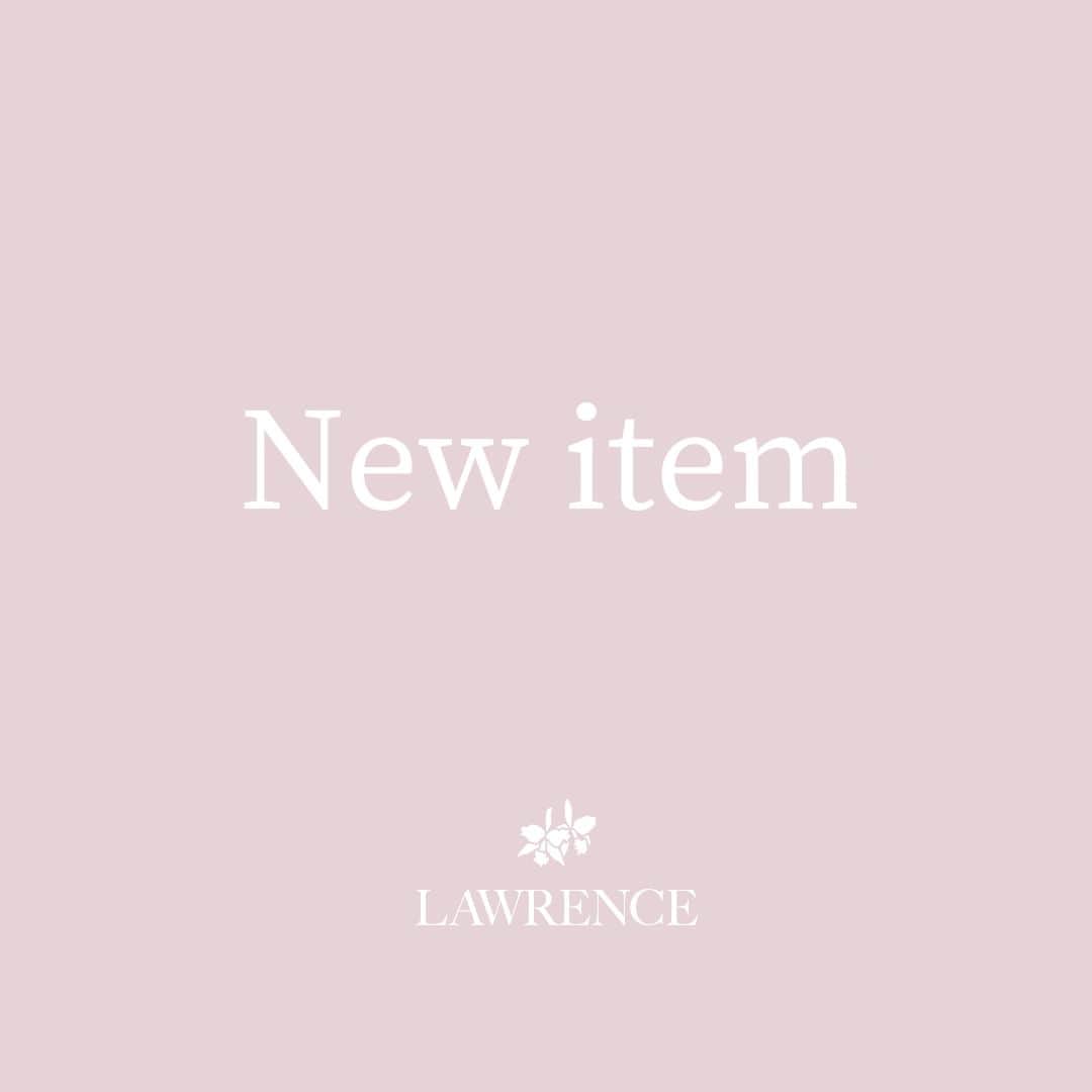 FRAGRANCYのインスタグラム：「.  本日12時より、 公式オンラインショップにて LAWRENCEの新商品発売開始です💐  お楽しみに♪  *⑅︎୨୧┈︎┈︎┈︎┈︎┈︎┈︎┈︎┈︎┈︎┈︎┈︎┈︎┈︎┈︎┈︎┈︎┈︎┈︎┈︎୨୧⑅︎*  #fragrancy #japan #fragrance #ロウレンス #lawrence #新商品 #newitem  #香りのある暮らし #香りのある生活」