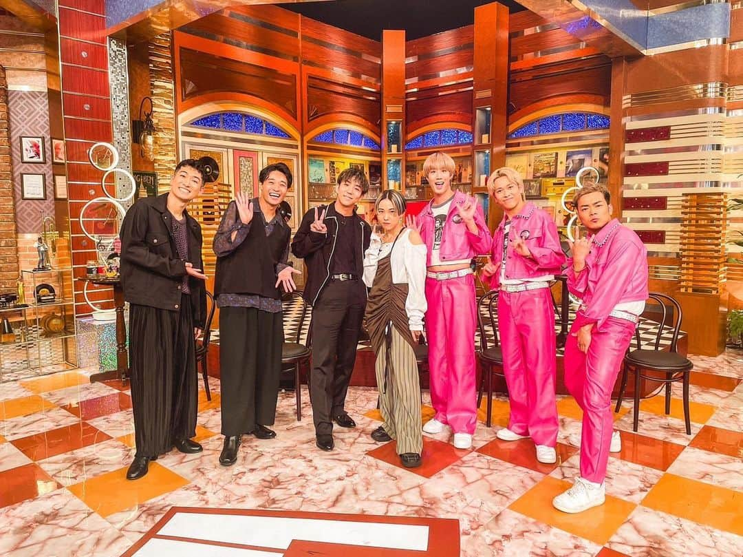 s**t kingzのインスタグラム：「. 『関ジャム完全燃SHOW 』 ありがとうございました‼️  いろんなダンスについて熱く語れて 最高のひとときでした✨ 振付㊙️話盛りだくさん！  来週までTVerで配信しています！ ぜひチェックしてください🕺  🔗 tver.jp/episodes/epdzi…  #関ジャム  @powerpuffboys_official @yurinasia  #シッキン  #stkgz」