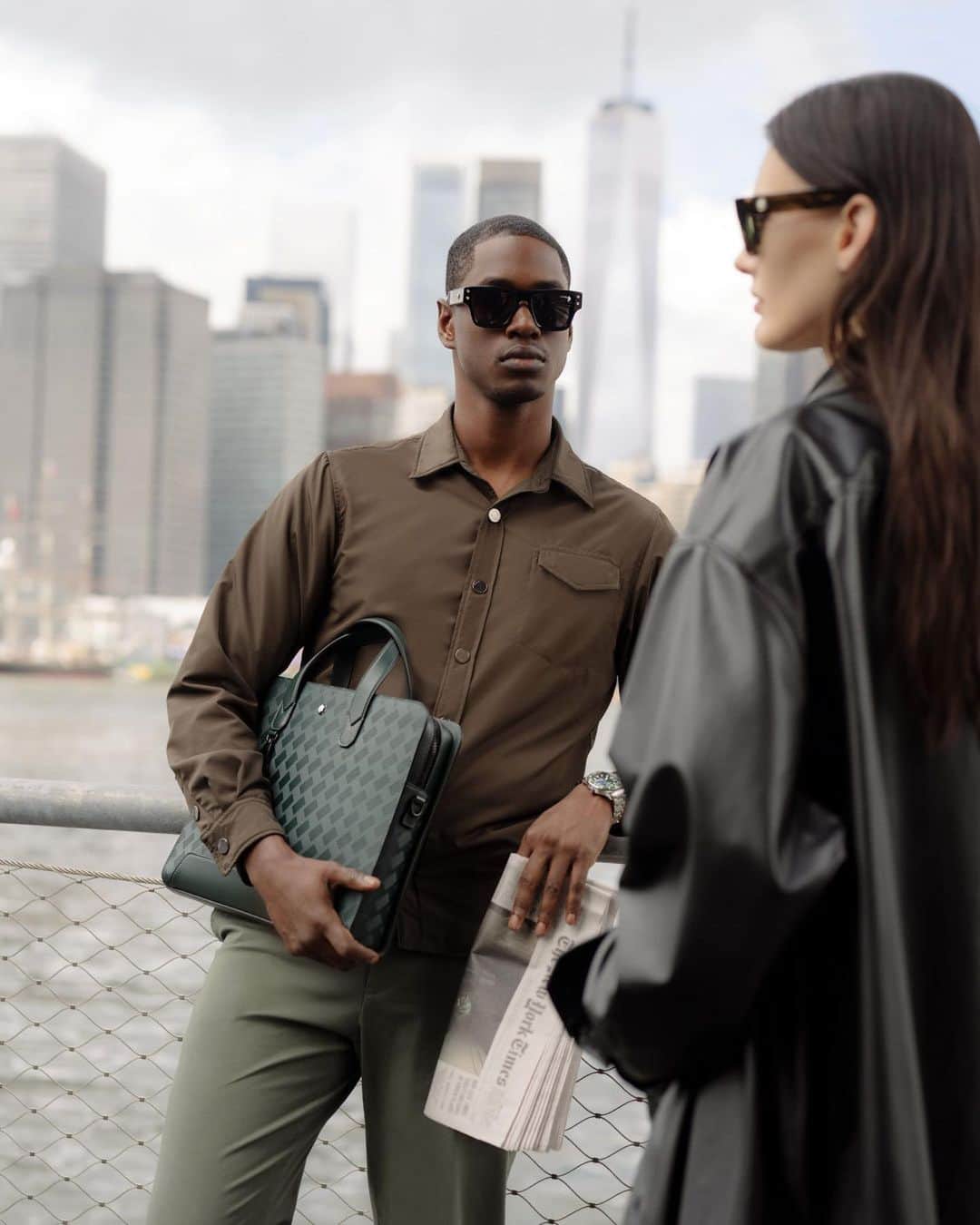 のインスタグラム：「The city is the place where versatility meets inspiration, creating an endless journey of discovery.  Featuring the Rectangular Sunglasses with Black Colored Acetate Frame and the Montblanc Extreme 3.0 thin document case, designed by Marco Tomasetta.  #MontblancAroundTheWorld #InspireWriting #montblanchighartistry」