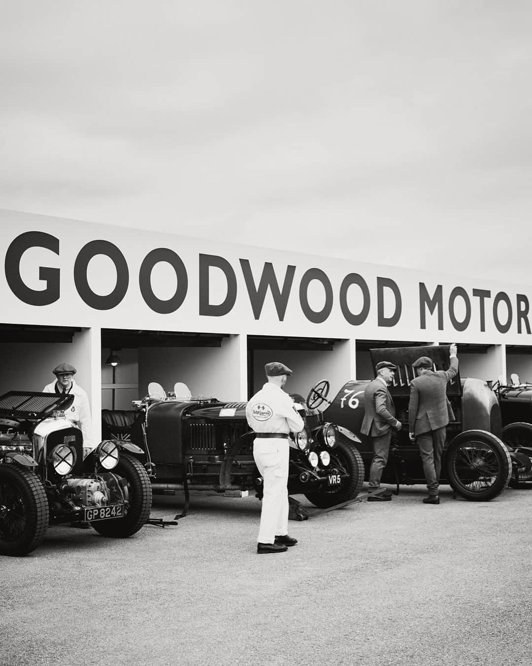 Polo Ralph Laurenさんのインスタグラム写真 - (Polo Ralph LaurenInstagram)「This year’s #PoloOriginals collection channels the energy of the early days of Grand Prix history, photographed at England’s historic Goodwood Motor Circuit.   Explore the collection from #PoloRalphLauren via the link in bio.」9月25日 0時00分 - poloralphlauren