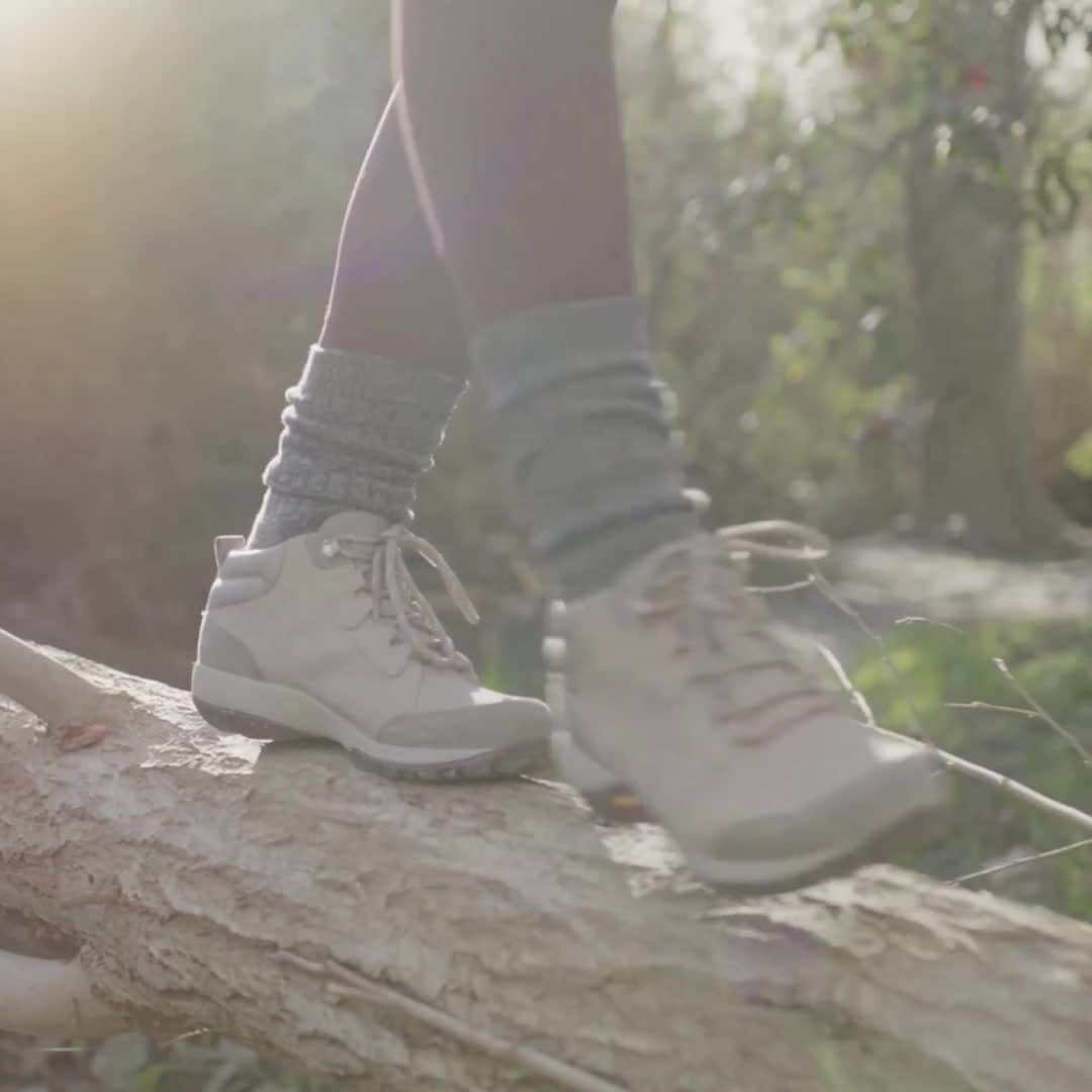 ダンスコのインスタグラム：「Take to the trails in comfort and support with the new Pearla outdoor boot ⛰️  Shop Pearla, link in bio. #travel #danskofootwear #comfort #summerstyle #fashion #ootd #beautiful #happy #cute #travel #smile #joy #life #style #instadaily #friends #family #fun #instagood #gowhereyourehappiest #outdoorstyle #adventureawaits」