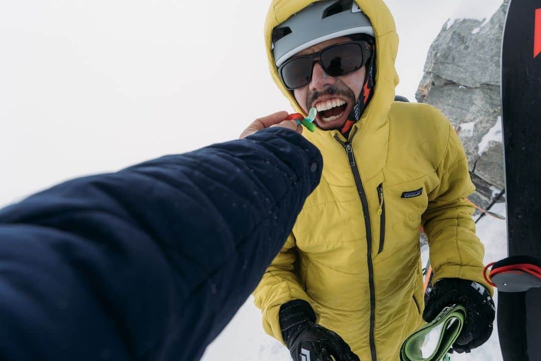patagoniaさんのインスタグラム写真 - (patagoniaInstagram)「One shall not live by powder alone. (That’s what snacks are for.)   What's your favorite mountain snack?  Photos: Leslie Hittmeier (@lesliehittmeier), Jack Dawe (@wjackdawe), Kennan Harvey, Fredrik Marmsater (@fmarmsaterphoto)」9月24日 23時54分 - patagonia