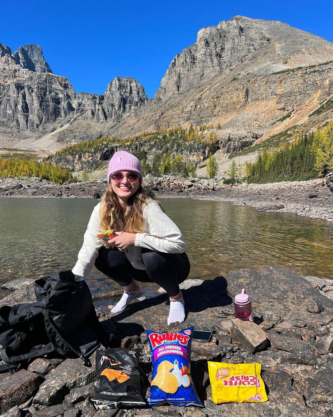 Zanna Van Dijkさんのインスタグラム写真 - (Zanna Van DijkInstagram)「Banff Photo Dump + TIPS 🇨🇦   Hit SAVE + TAG your adventure buddy! ⛰️   We couldn’t visit Canada and not experience the iconic landscapes and lakes of Banff national park. It’s definitely a more popular destination and for good reason - it is STUNNING! 🤩   🥾 Hike: I highly recommend exploring the trails around the main attractions (like Lake Louise/Moraine) as you’ll often get better views and escape the crowds. Here are some of our favourite routes: ➡️ Little Beehive Lookout (above Lake Louise) ➡️ Eiffel Lake (from Lake Moraine)  ➡️ Cirque Peak via Helen Lake (our favourite hike, very spicy & scrambly)  🧗‍♀️ Climb: If you want to try via ferrata for the first time, check out the Mount Norquay route on the peaks above Banff. You get a guide & it’s perfect for beginners!  🌊 Swim: We swam every day, our favourite spots for a dip included: ➡️ Helen Lake  ➡️ Eiffel Lake  ➡️ Two Jack Lake  These three are not as glacial as many lakes in Banff, but still cold and refreshing.  🚗 Travel: You definitely need a car to get around and access many trailheads. Some great scenic roads include: ➡️ Icefields Parkway  ➡️ Bow Valley Parkway   🏨 Stay: We stayed at @basecampsuitesbanff. Each room has its own kitchenette, which is super useful when you’re prepping your own breakfasts & packed lunches every day.  LOTS more info will be in my full Banff travel guide on my website in a few weeks 🥰🇨🇦 #banff #banffnationalpark #banffcanada #banffalberta #banfflife #albertacanada #explorealberta #morainelake」9月24日 23時57分 - zannavandijk