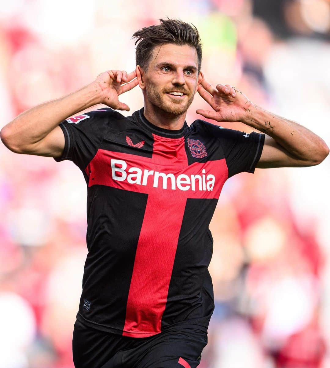 ヨナス・ホフマンのインスタグラム：「Things we like to hear: ✅ GOOOAAAL ✅ GOOAAALLL  ✅ GOOOAAAAAAALLL! @jonasho23 brings back the lead! 😍 #B04FCH 2-1 #Bayer04 #Werkself」