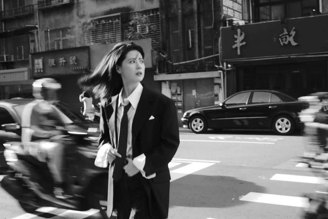 Allison Linのインスタグラム：「讓我們互道一聲晚安😎  #leicaphotography」