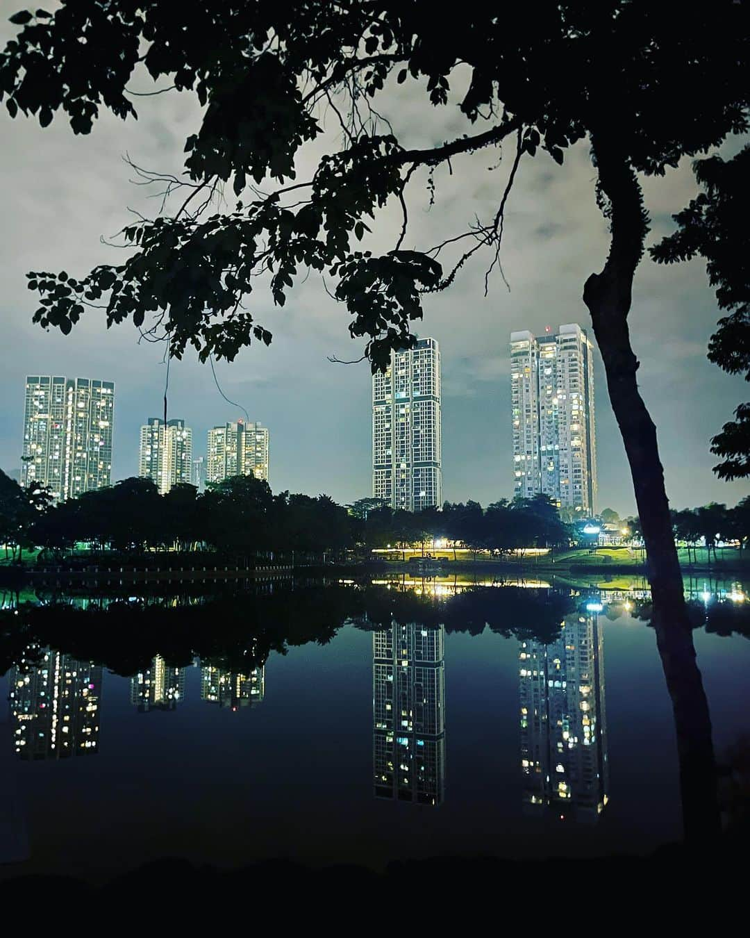 遊海 Yuumiさんのインスタグラム写真 - (遊海 YuumiInstagram)「The country where I belongs ❤️🇲🇾 feel so home back here ✨  大好きマレーシア❤️ いい国よ！　 この国に遊びにきたら、絶対また来たくなる国❤️こんな素敵でハプニングな国で育った私。やっぱり地元がいいね！　 Saya membesar di Malaysia selama lebih daripada 13 tahun sejak saya berumur 5 tahun dan di sinilah tempat saya berada. Saya berasa begitu pulang ke Malaysia! Memang nak datang balek sini❤️ #lovemalaysia #homesweethome #kl #malaysia #malaysiatrulyasia #malaysiaboleh #kualalumpur #peace #マレーシア #クアラルンプール　#クアラルンプール旅行 #クアラルンプール生活」9月25日 0時16分 - yuumi_kato