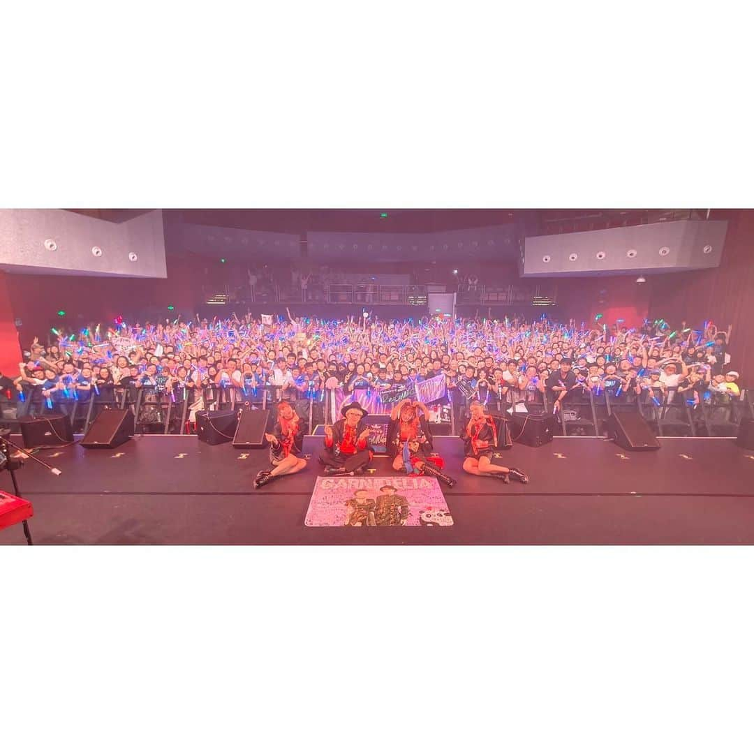 tokuのインスタグラム：「ツアー18ヶ所目、成都‼️ ありがとうございました😀😀  #garnidelia  #ガルニデss2023」