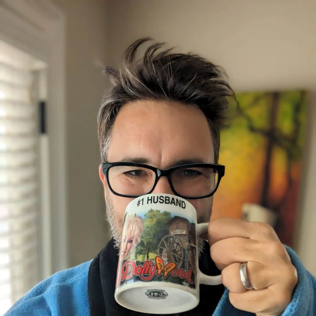 ウィル・ウィトンのインスタグラム：「This morning's bedhead welcomes you to autumn.」