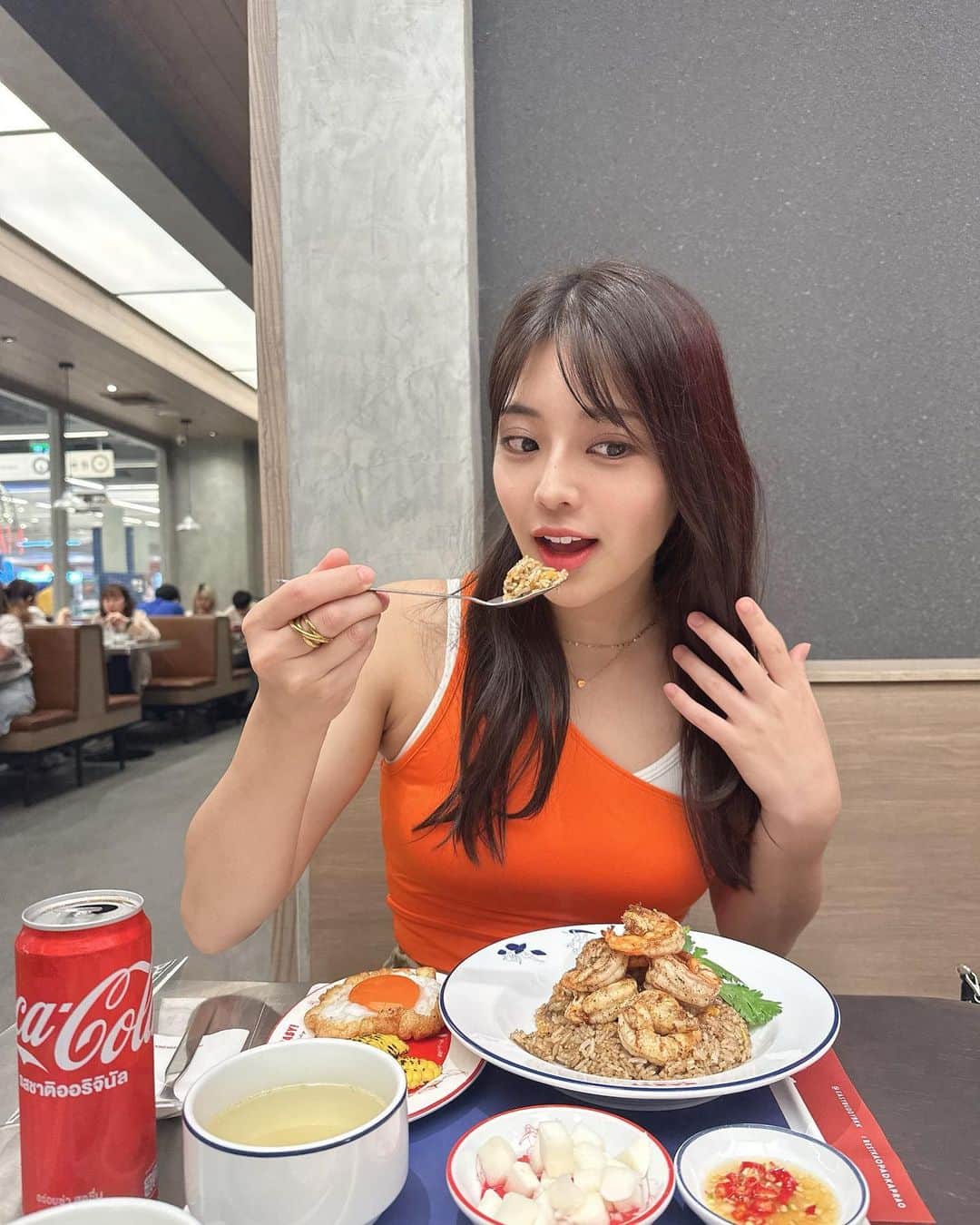 蒼木るいさんのインスタグラム写真 - (蒼木るいInstagram)「初日に食べたご飯美味しかった🦐  これは何料理なんだろ？？タイ料理なの？？🦐🦐  #タイ #バンコク旅行 #セントラルワールド」9月25日 0時41分 - rui__aoki__