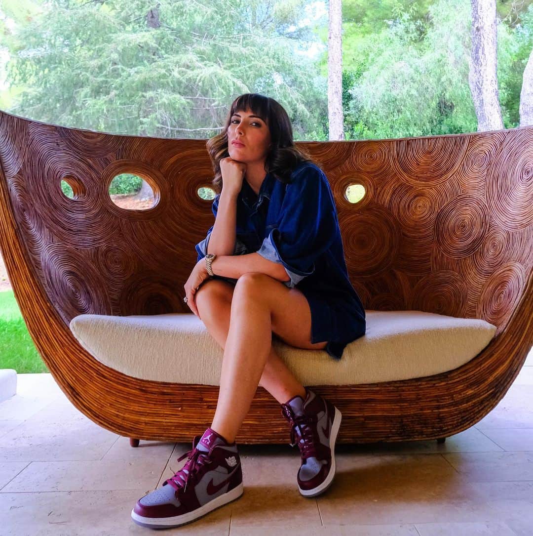 ブリトニー・ワードのインスタグラム：「Sourcing vintage pieces is one of my favorite parts of being a designer! I come across so many amazing pieces that need a little love. I can’t wait to share what I’ve been working on ✨」