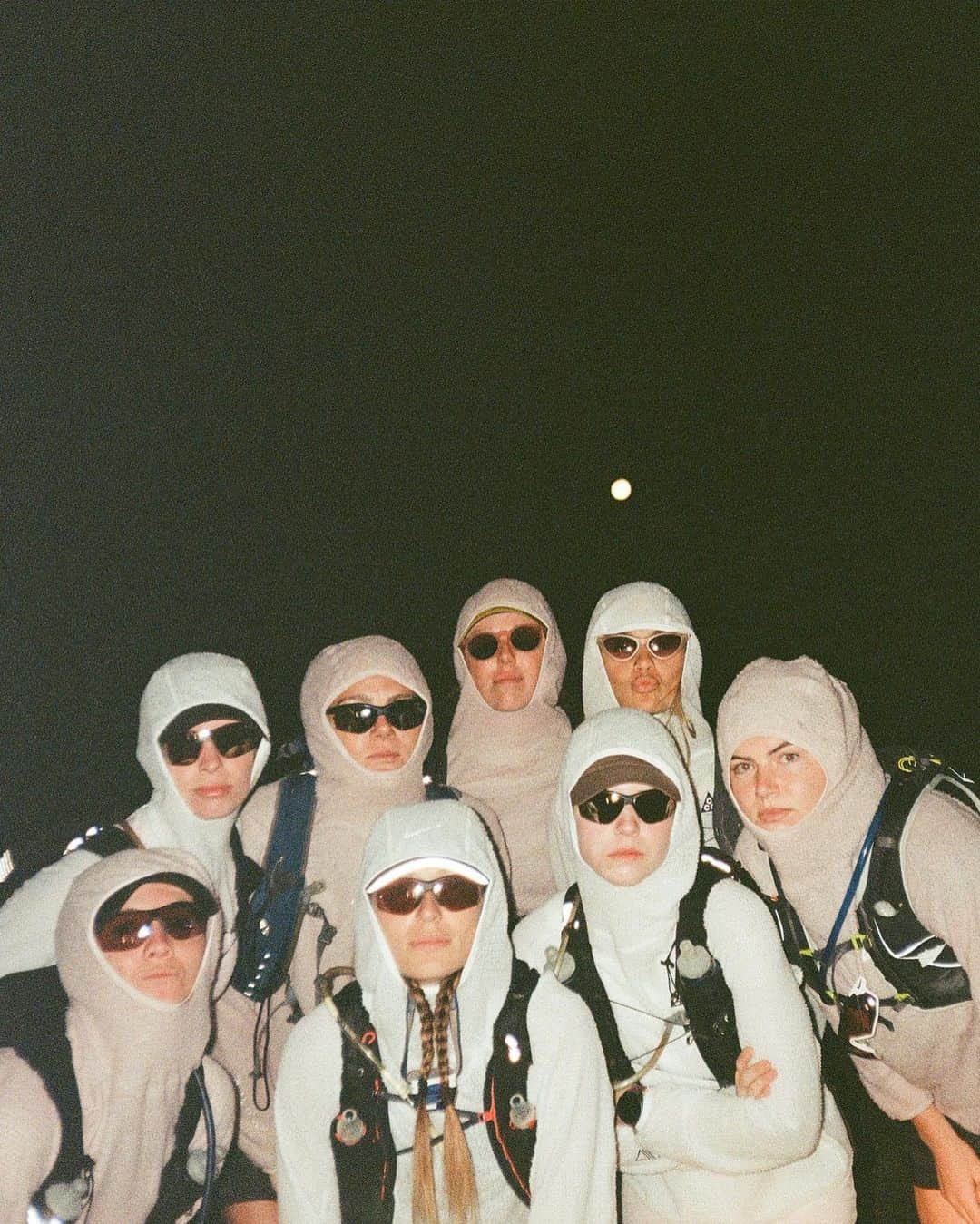 のインスタグラム：「Your 4am goes off… it’s time to hike.  Big days start early, and to go far, this crew goes together. A weekend #ACGAdventure brought an incredible group of colleagues and friends together in Zion National Park.   ACG means All Conditions and this crew was able to thrive in the night’s cold and the day’s heat.   Tag your crew and get outside together.」