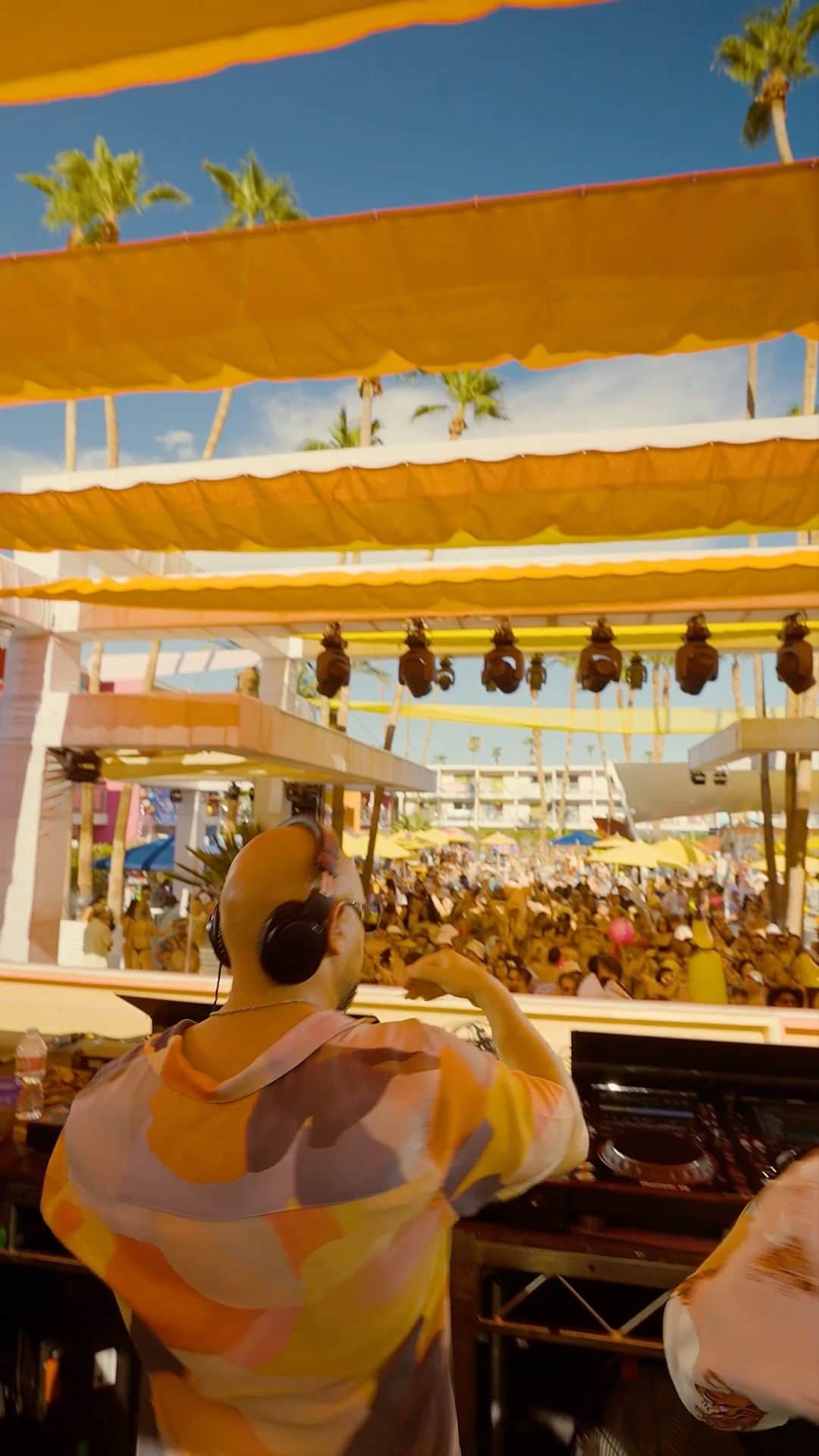 Spinnin' Recordsのインスタグラム：「Summer vibes never end with @bhaskar and @jadedofficial ☀️ 'When I See It' featuring @thisisthevic is out now on @controversia.records.」