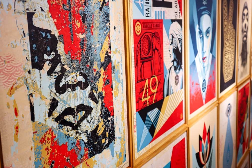 Shepard Faireyのインスタグラム：「I sat down with Alex Pope from @StraatMuseum while I was in Amsterdam for my show Printed Matters: Raise the Level which is up until October 15th. @JuxtapozMag has the full interview available in the link in bio, here’s an excerpt from the conversation:  Alex Pope: A lot has been said about your meteoric rise from underground artists to household name, if you will. A lot of terrible takes as well, like you once said - and I love this quote - "People like to talk shit but it's usually to justify their own apathy." Still, it's got to be somewhat weird for yourself to have achieved major art success with counterculture artworks. How does Shepard Fairey himself experience this?  Shepard Fairey: I see my career as a slow and steady evolution and progression while maintaining the principles I've had more or less since I was a teenager. But understanding that as my career evolves, my audience broadens and I can't remain an underground secret, really it's my work, not me, that I'm hoping that people experience and look into, look for answers to why I'm doing what I do, look for other examples of the work and understand that what I'm doing is an ever expanding mosaic of works that largely have similar themes and there's a cumulative effect to the body of work, a cumulative impact hopefully. I've worked steadily for over 30 years to achieve what I have as an artist with my fine art career, with my murals, with my clothing line, with my notoriety for projects I've done for social and political causes, and it’s motivated by my belief in art as a tool of empowerment and justice, not by the pursuit of fame or fortune for me.」