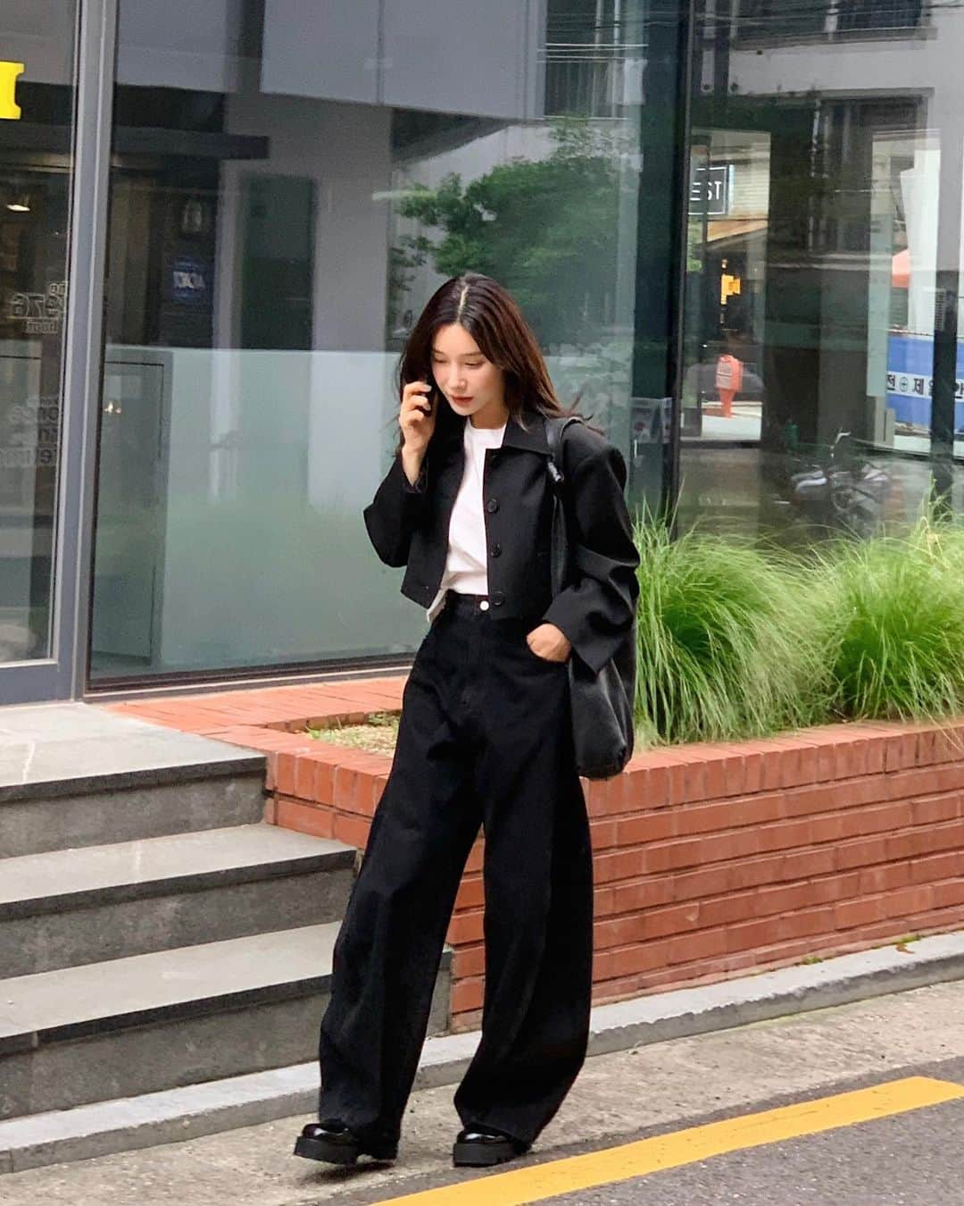 nanaのインスタグラム：「신사동동에 오니 참 좋네」