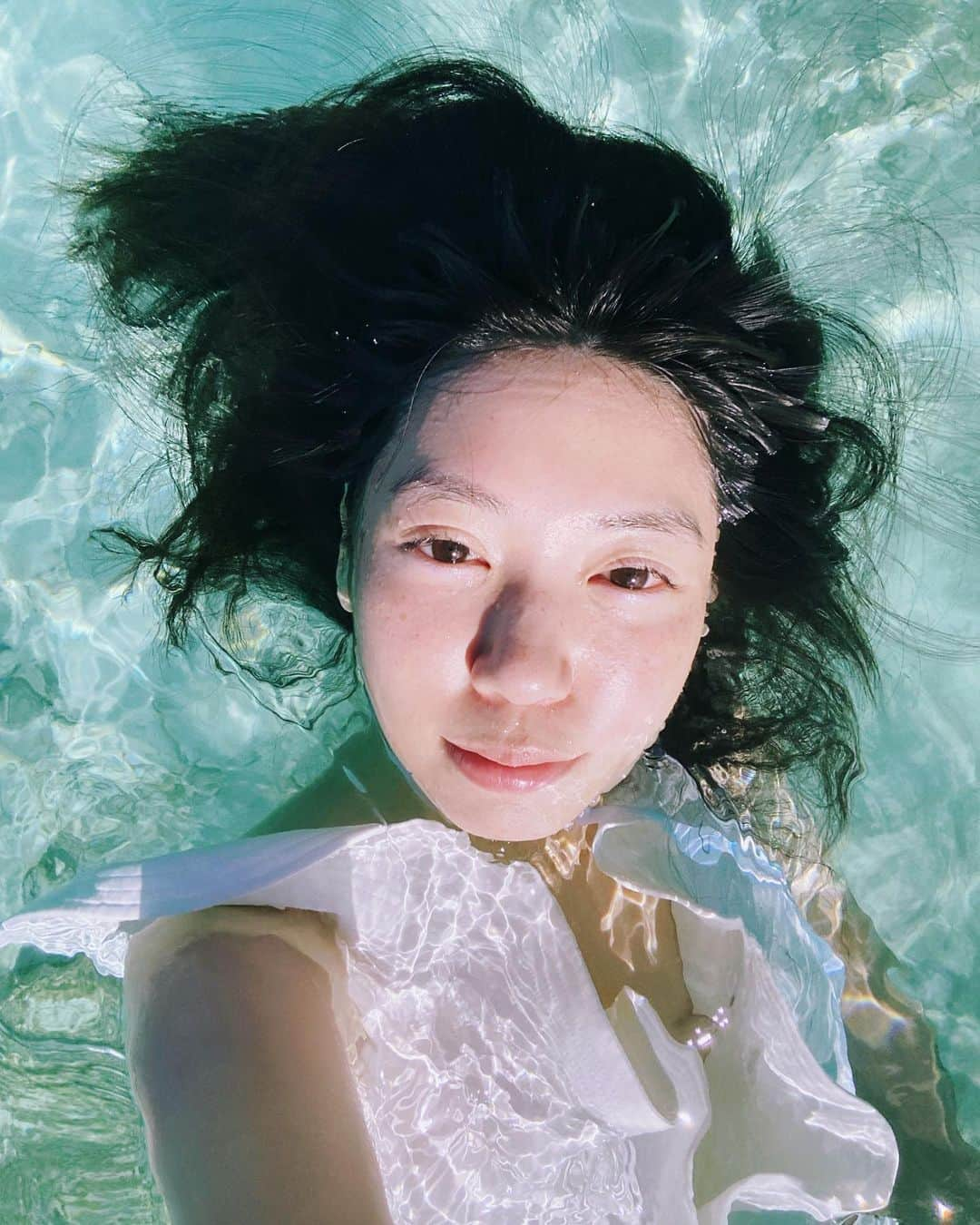 永原真夏のインスタグラム：「毎日泳いで幸🐚🪽🫧」