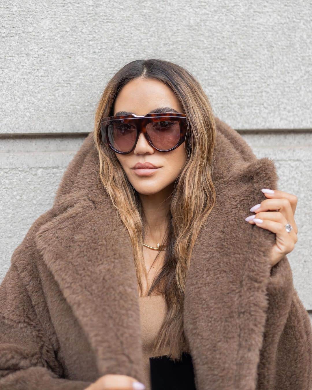 Tamara Kalinicのインスタグラム：「It’s been 10 years since the iconic @maxmara teddy coat is keeping us warm and cosy? In that name we are celebrating with the new Teddy sunglasses to match  @marcolin_eyewear  #MaxMaraEyewear  Ad」