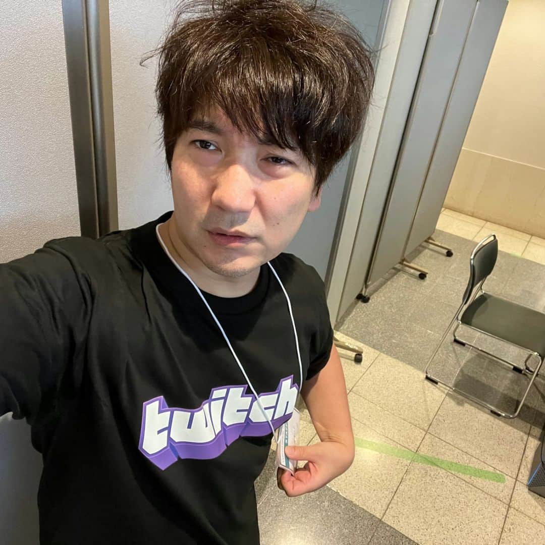 梅原大吾のインスタグラム：「ビーストT死んだから今日はこれにした My Beast tee died so today I went with this.」
