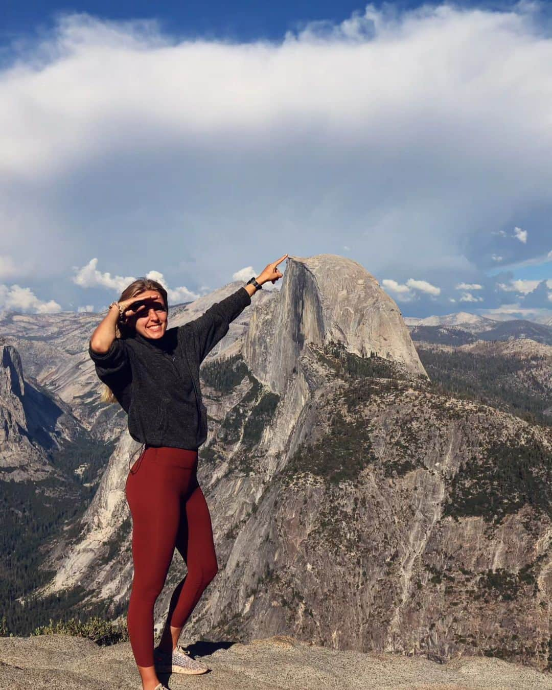 メッテ・グラスゴワールのインスタグラム：「Beutiful Yosemite National Park! • Vi hikede blandt andet Half dome trail. 26-27km og 1800 højdemeter er ingen joke.. Men det hele værd!」