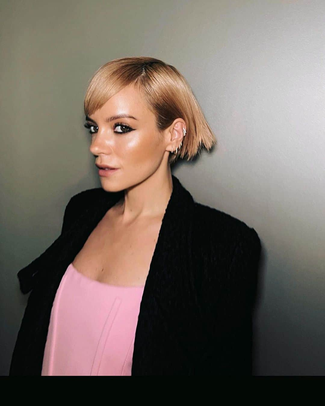 リリー・アレンさんのインスタグラム写真 - (リリー・アレンInstagram)「It’s giving Milan. See you next time ! @giorgioarmani #armanicrossroads」9月25日 1時37分 - lilyallen