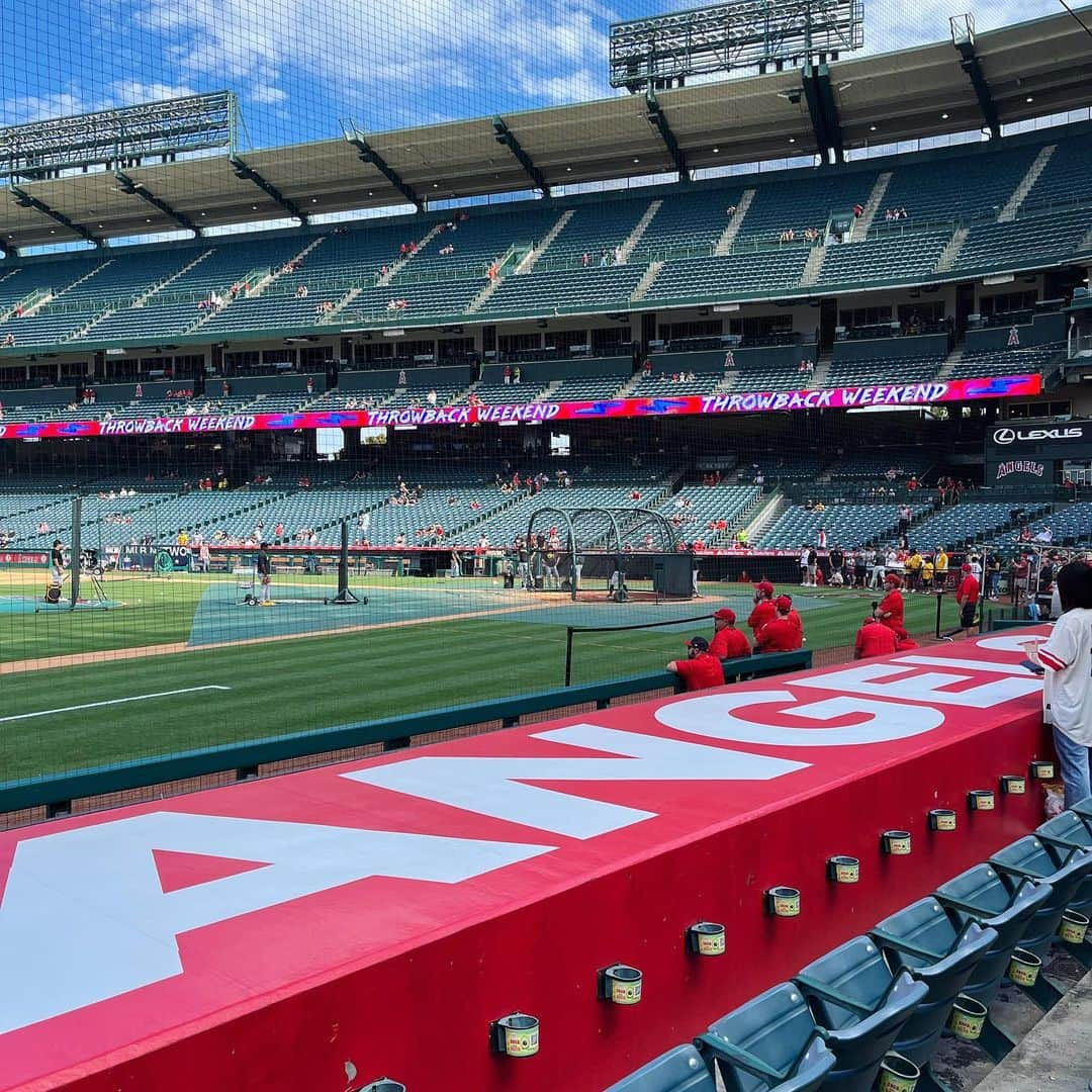 相原百花さんのインスタグラム写真 - (相原百花Instagram)「⚾️🇺🇸  in Angels Stadium 🏟️  2日間まるっと楽しんだ♡ 絶対に見ておきたかった、大谷様のホームラン🥹17  ⚾️2023.7.22〜23  #angelsbaseball#losangelesangels#mlb#majorleaguebaseball#baseball#losangeles#anaheimangels#anaheimcalifornia#anaheim#hiltonanaheim  .  #メジャーリーグ#ロサンゼルス旅行#ロサンゼルス観光#ロサンゼルス生活#ロサンゼルスエンゼルス#ロサンゼルス情報#アメリカ旅行#カリフォルニア旅行#メジャーリーグ観戦#アナハイム#アナハイムディズニー#アナハイムエンゼルス#ロサンゼルスエンジェルス#shoheiohtani#otanishohei#エンゼルス#エンゼルススタジアム#大谷翔平#大谷翔平選手」9月25日 1時43分 - mo__95__6