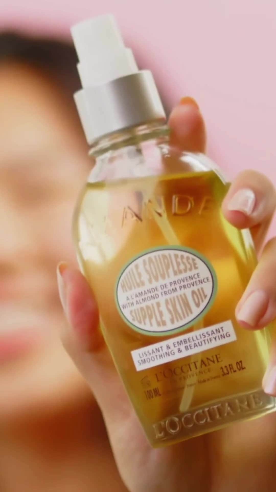 のインスタグラム：「Supple, firmer-looking skin in a bottle. This fast-absorbing oil melts into the skin, delivering 48-hour hydration and an irresistible aroma of fresh almond and warm vanilla.  Link in bio to learn more.」