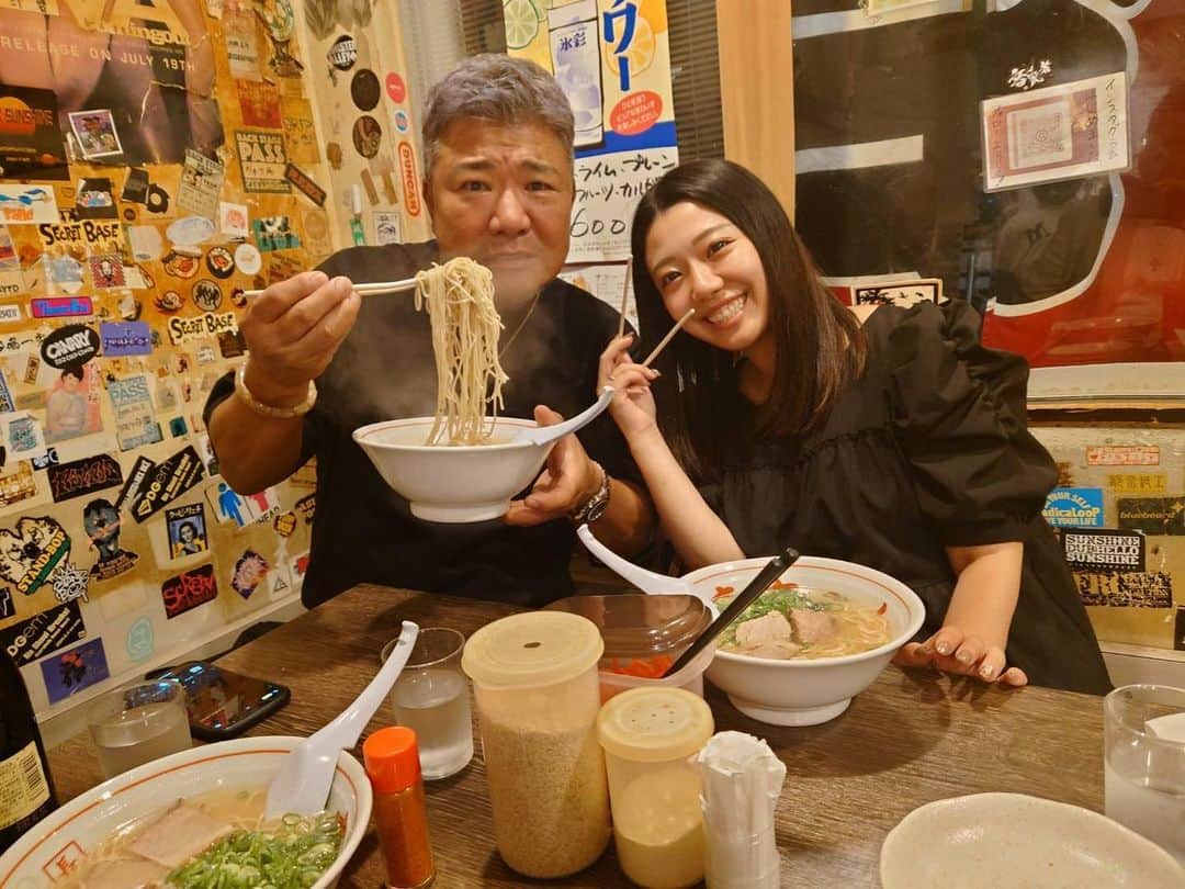 亀田姫月のインスタグラム：「夜食にラーメン🍜😅 #3150 #いつ痩せるんだ」