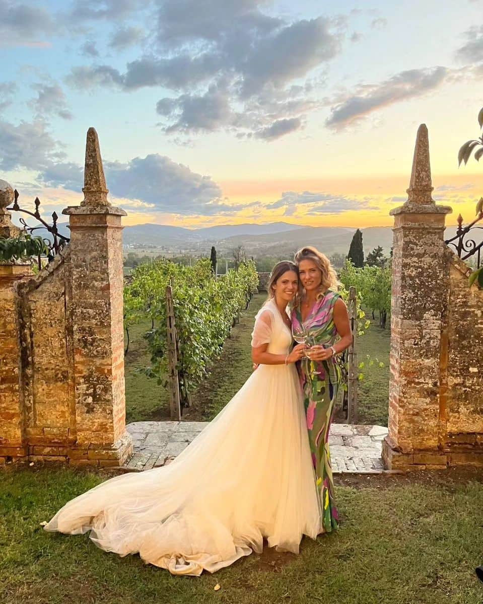 アンナ・ボンジョルニさんのインスタグラム写真 - (アンナ・ボンジョルニInstagram)「Matrimoni settembrini🫶🏼👰🏻‍♀️🤵🏻‍♂️ ° ° #wedding #matrimonio #umbria #liguria」9月25日 2時17分 - annsbongi