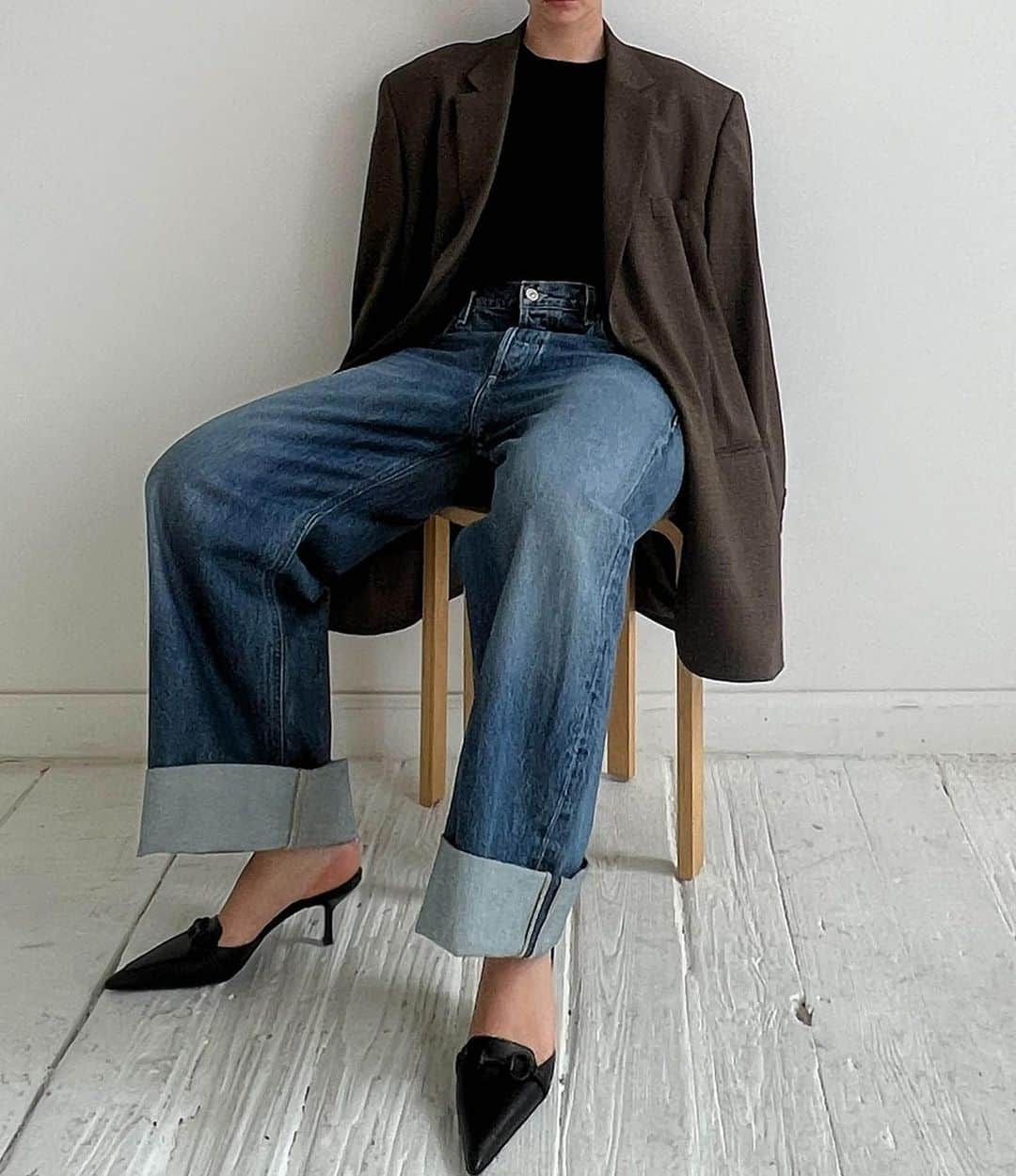 のインスタグラム：「The cuff craze continues.」