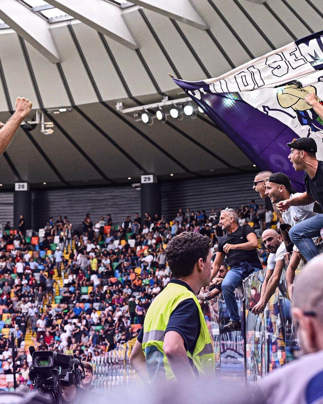 ACFフィオレンティーナさんのインスタグラム写真 - (ACFフィオレンティーナInstagram)「Buonanotte, tifosi Viola 💜🌙  #ForzaViola #Fiorentina #ACFFiorentina」9月25日 5時30分 - acffiorentina
