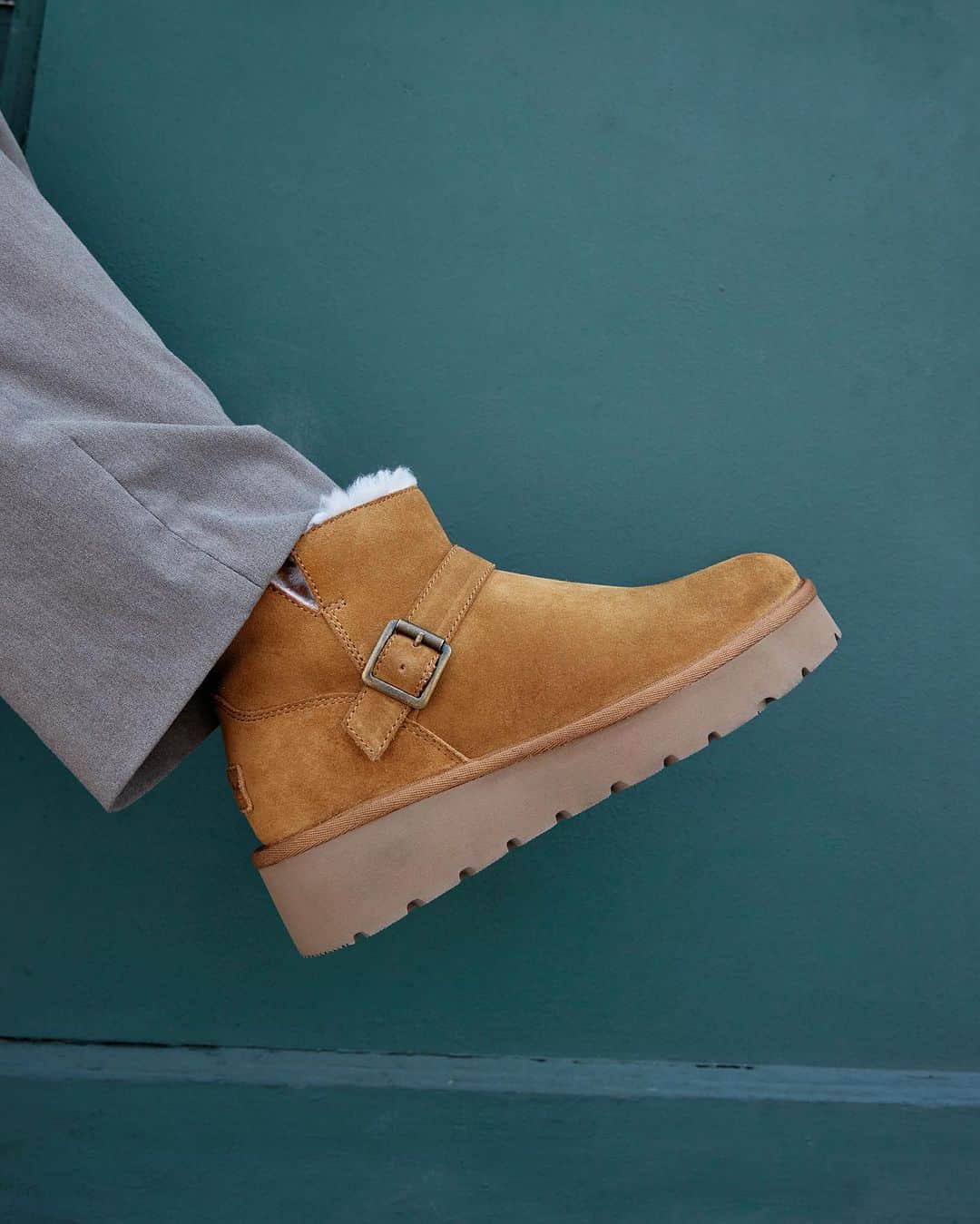 のインスタグラム：「The Kelissa Mini Boot needs no introduction - but we're doing it anyways.   #koolaburra」