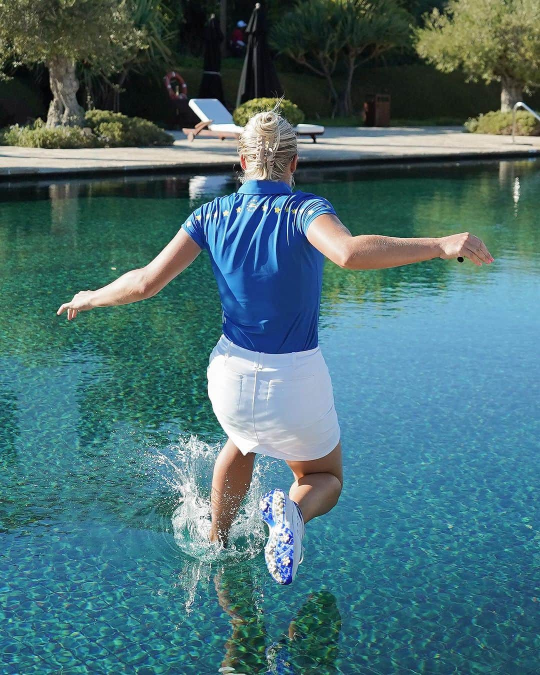 チャーリー・ハルさんのインスタグラム写真 - (チャーリー・ハルInstagram)「Time to cool down 😅  #TeamEurope | #SolheimCup」9月25日 2時50分 - charley.hull