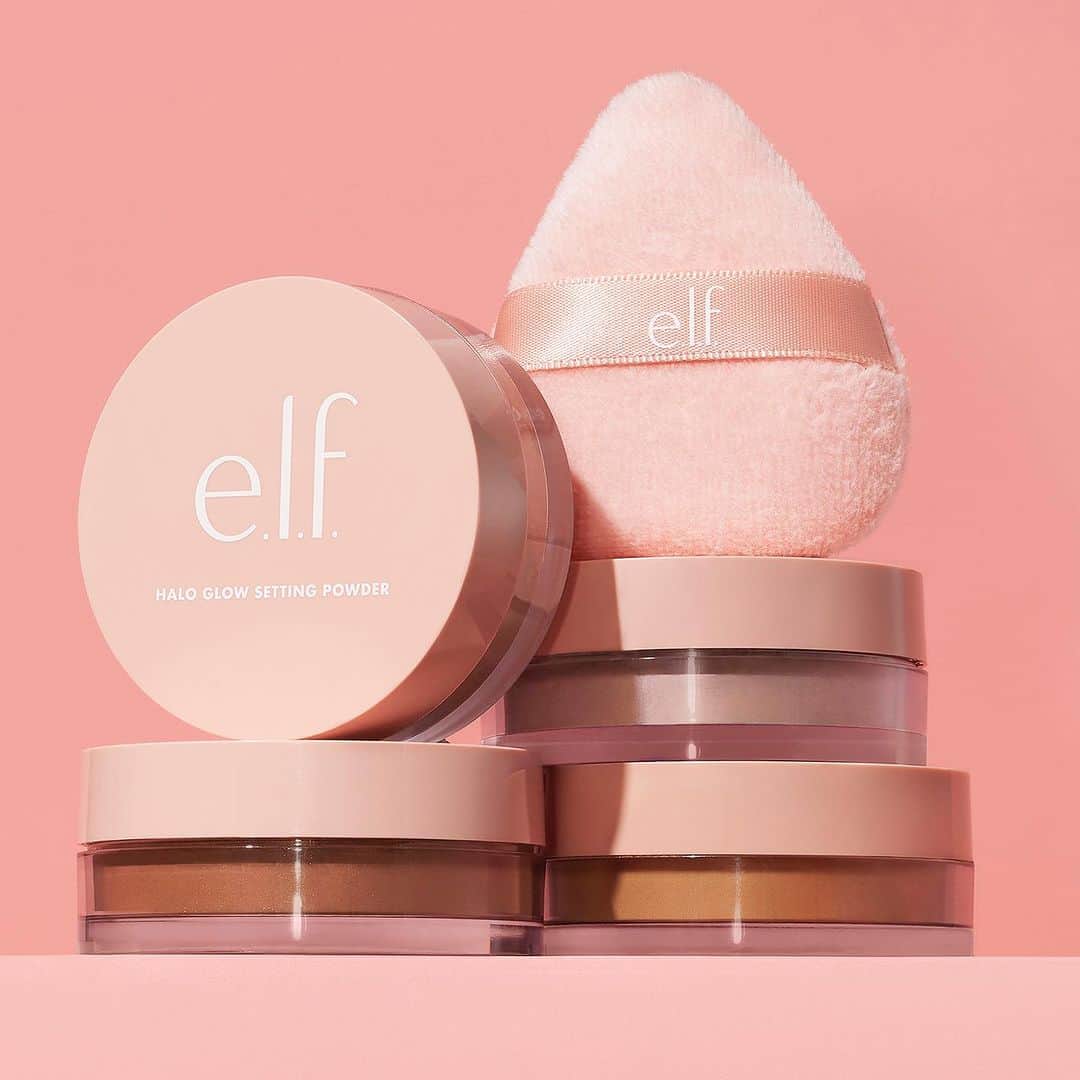 e.l.f.さんのインスタグラム写真 - (e.l.f.Instagram)「Q: What pairs perfectly with Halo Glow Liquid Filter? 🤔  A: Halo Glow Setting Powder & Powder Puff, ofc! 💖  🌟 Halo Glow Setting Powder: Loose setting powder with a weightless feel that gives a dreamy, airbrushed finish!  🌟 Halo Glow Powder Puff: A soft, reusable powder puff for expertly applying powders into a flawless finish!  Use our #linkinbio to shop this setting powder for $8 and powder puff for $4! 😍   #elfcosmetics #eyeslipsface #elfingamazing #crueltyfree #vegan」9月25日 3時10分 - elfcosmetics