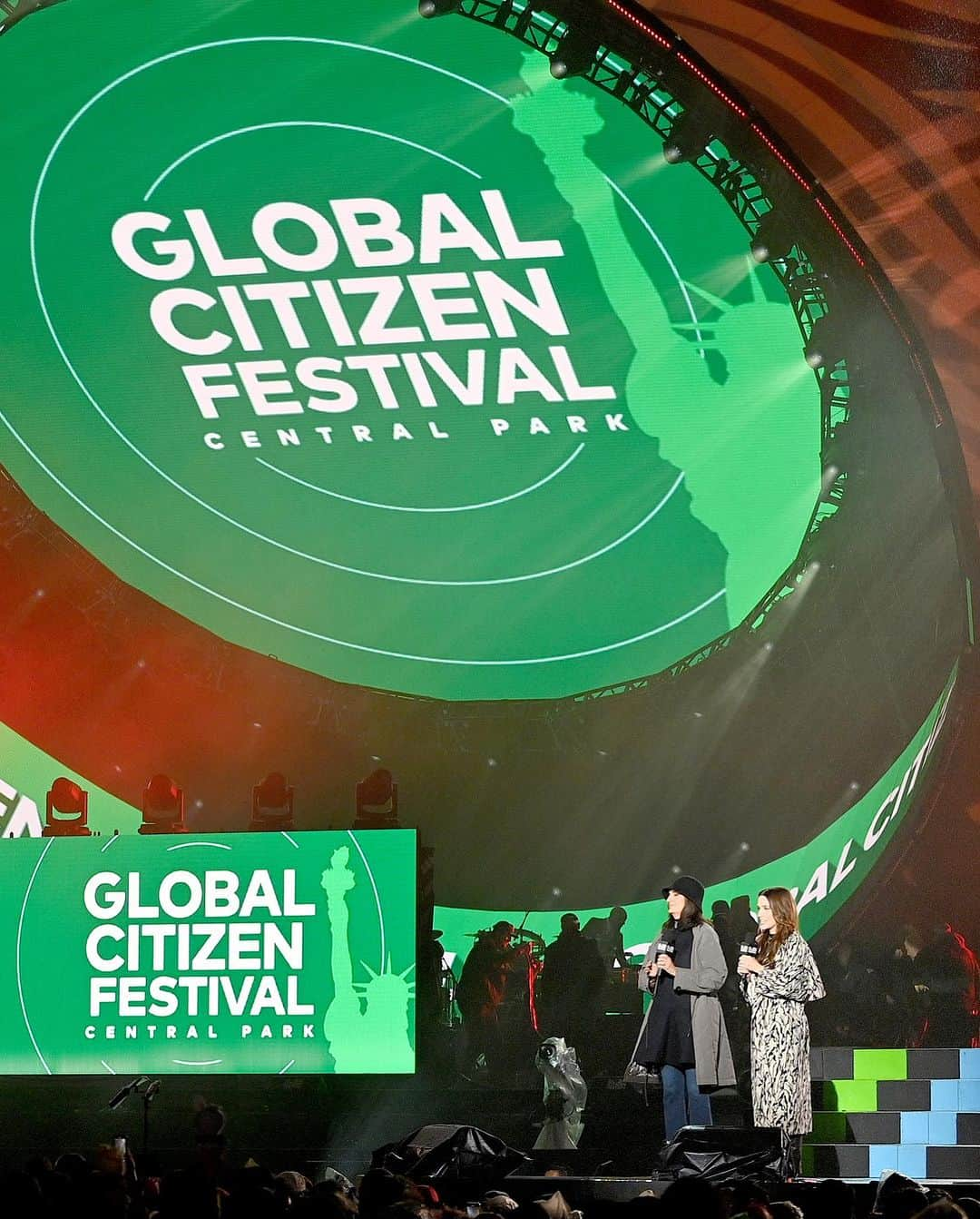 ソフィア・ブッシュさんのインスタグラム写真 - (ソフィア・ブッシュInstagram)「I love being part of @glblctzn. And yesterday I was thrilled to be able to challenge the private sector to step up and spend on climate solutions, while also highlighting the historic launch of the #AmericanClimateCorps by the Biden Administration. (Swipe to the end to see just how excited I got about what this means for careers for young folks! 😜🌱)  I’ll let my friend, scientist & @workinprogress guest @ayanaeliza take it from here because post was perfect: #Repost @ayanaeliza ・・・ This is HUGE news! And can we talk about how much love wetlands are getting in this new initiative?! 💚 Thank you @potus and the entire Biden team who made this happen, and to @sunrisemvmt, @evergreenaction & everyone who relentlessly advocated for this. 👏🏽💪🏽🙌🏽✨  Sign up at: whitehouse.gov/ClimateCorps  Plus, a little lesson in policymaking tenacity: The concept of a Civilian Climate Corps was proposed by @govinslee during his presidential campaign (#ClimateCandidate), modeled after the Civilian Conservation Corps of President. FDR’s New Deal. The concept was then picked up by Sen. @elizabethwarren in her campaign after Inslee dropped out of tue race, and then adopted by Biden after he won the primary. It then became part of the Build Back Better bill, but it was cut at the last minute from what became called the Inflation Reduction Act. How job training became partisan and controversial is beyond me! But the White House climate team never gave up on this dream to train a generation of Americans for green jobs. And neither did activists. So despite not having the 10s of billions of dollars needed to launch this program at full scale, the @whitehouse & @americorps pieced together a program. And hopefully, as the concept is proven, Congress will appropriate funds to ramp it up.   Special shoutout to one person who was there every step of the way — working on the Inslee, then Warren, then Biden campaigns, to Evergreen Action, and now in the White House climate office — keeping this dream alive: Maggie Thomas. @agirlnamedfrances, I am so proud to know ya, and so grateful for your creative determination. ✨  Let this be a lesson to all of us. Long game. Don’t quit on big ideas.」9月25日 3時27分 - sophiabush