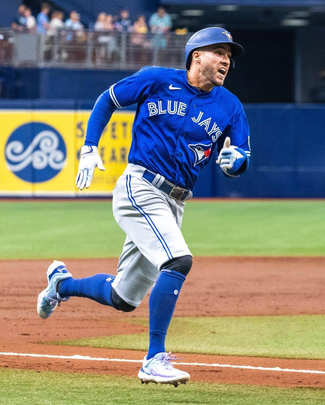 トロント・ブルージェイズさんのインスタグラム写真 - (トロント・ブルージェイズInstagram)「🚨 THAT FEELING WHEN YOU JUST HIT AN INSIDE THE PARK HOME RUN 🚨 #SPRINGERDINGER」9月25日 3時27分 - bluejays