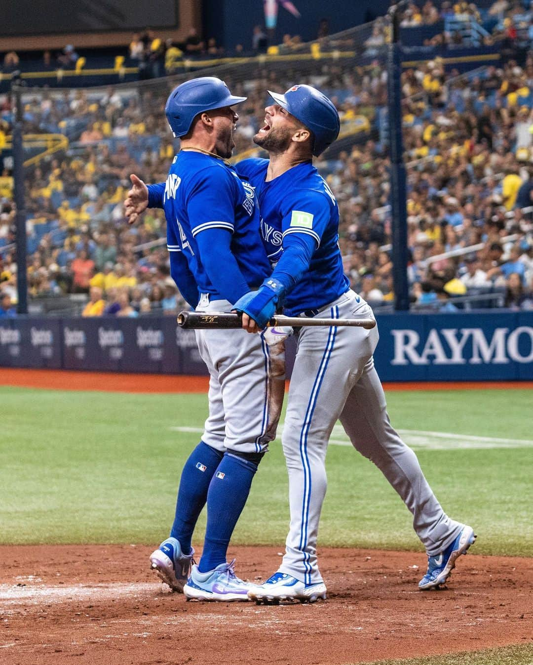 トロント・ブルージェイズさんのインスタグラム写真 - (トロント・ブルージェイズInstagram)「🚨 THAT FEELING WHEN YOU JUST HIT AN INSIDE THE PARK HOME RUN 🚨 #SPRINGERDINGER」9月25日 3時27分 - bluejays