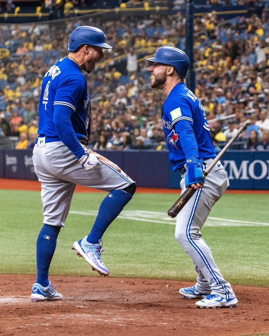 トロント・ブルージェイズさんのインスタグラム写真 - (トロント・ブルージェイズInstagram)「🚨 THAT FEELING WHEN YOU JUST HIT AN INSIDE THE PARK HOME RUN 🚨 #SPRINGERDINGER」9月25日 3時27分 - bluejays