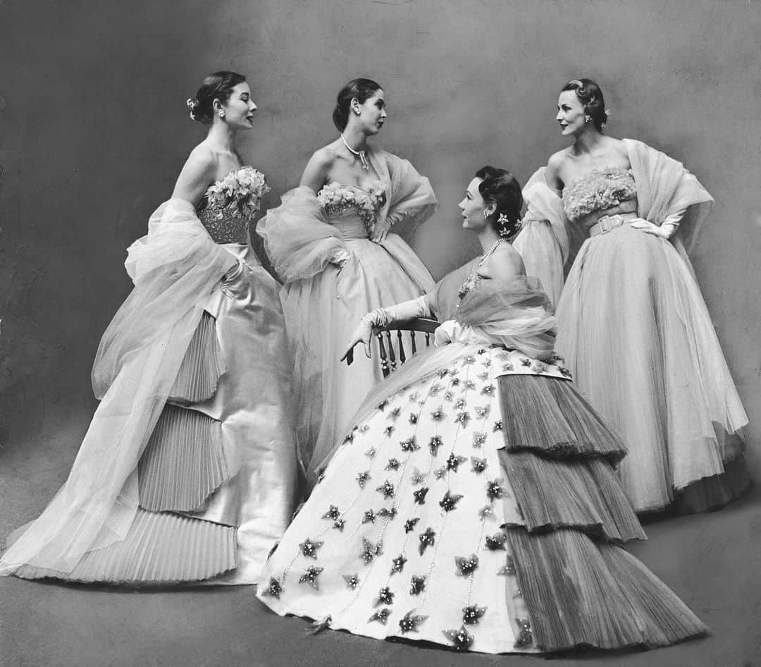 lifeさんのインスタグラム写真 - (lifeInstagram)「Four models showing off ball gowns designed by Jacques Fath at a spring fashion show in Paris, France, 1951.   (📷 Gordon Parks/LIFE Picture Collection)   #LIFEMagazine #LIFEArchive #GordonParks #1950s #Fashion #Style #JacquesFath #ParisFrance」9月25日 3時41分 - life