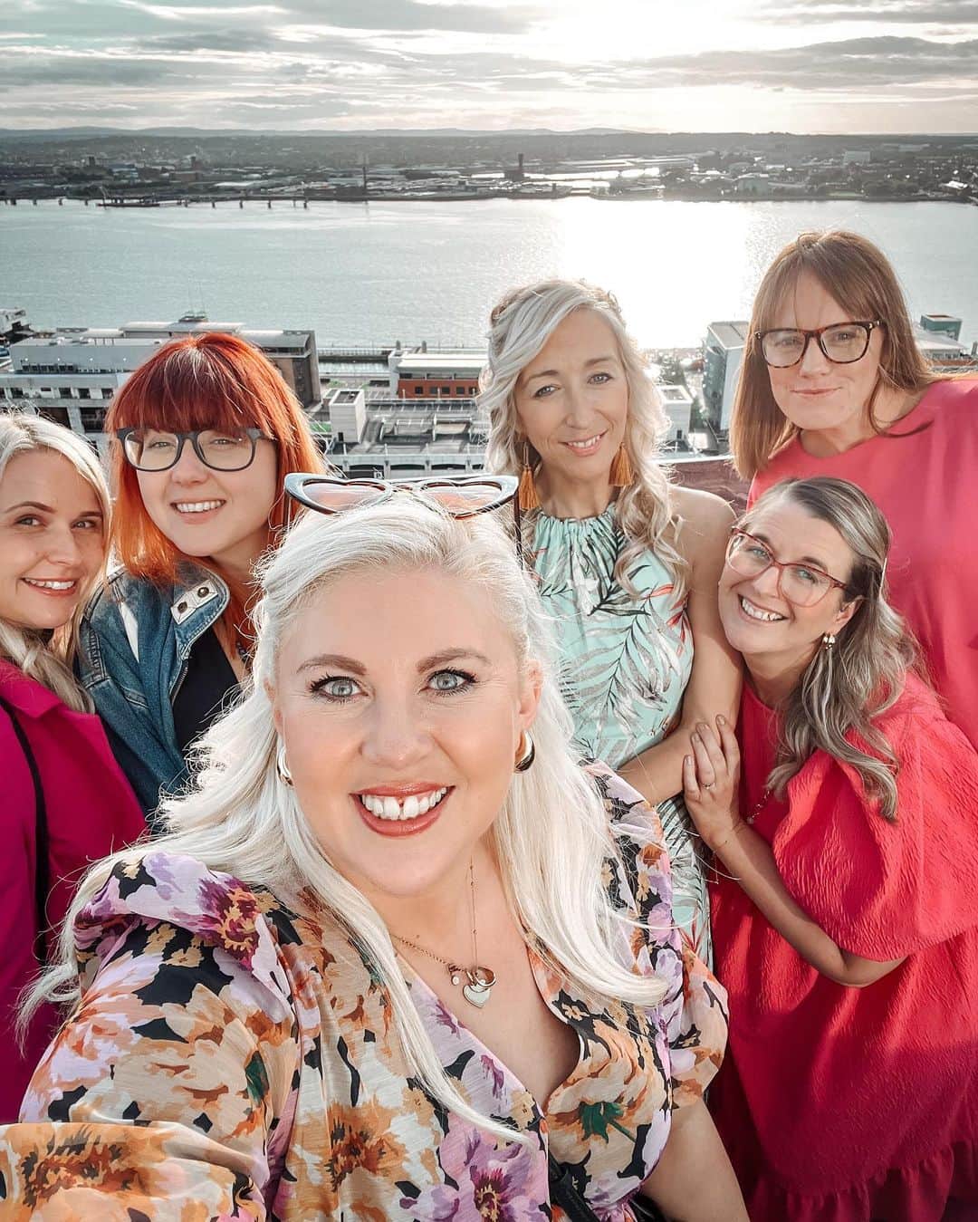 ルイーズ・ペントランドのインスタグラム：「TWENTY years ago, six nervous freshers all met in Liverpool, totally by chance, ready for the adventure of a lifetime. 🎓  Between us, we’ve been through just about every big life event you can imagine, good and bad, but the constant has always been each other. It’s slushy I know but I’m SO blessed to have these people in my life ❤️  So we had our twenty year reunion back where it all began and it was fabulous! Everyone reeeaaaalllly let their hair down and these are the photos that are suitable for the grid (the rest are…messy 😂🥂).  If you have a friend or friends in your life that mean the world to you- drop them a text (or tag them here) and let them know. ✨  Also, if you’re currently at uni, look around- these friends might be with you for a reeeaalllyy long time 🤞🏻  What did you get up to this weekend? Have you ever been to Liverpool? Xxx」