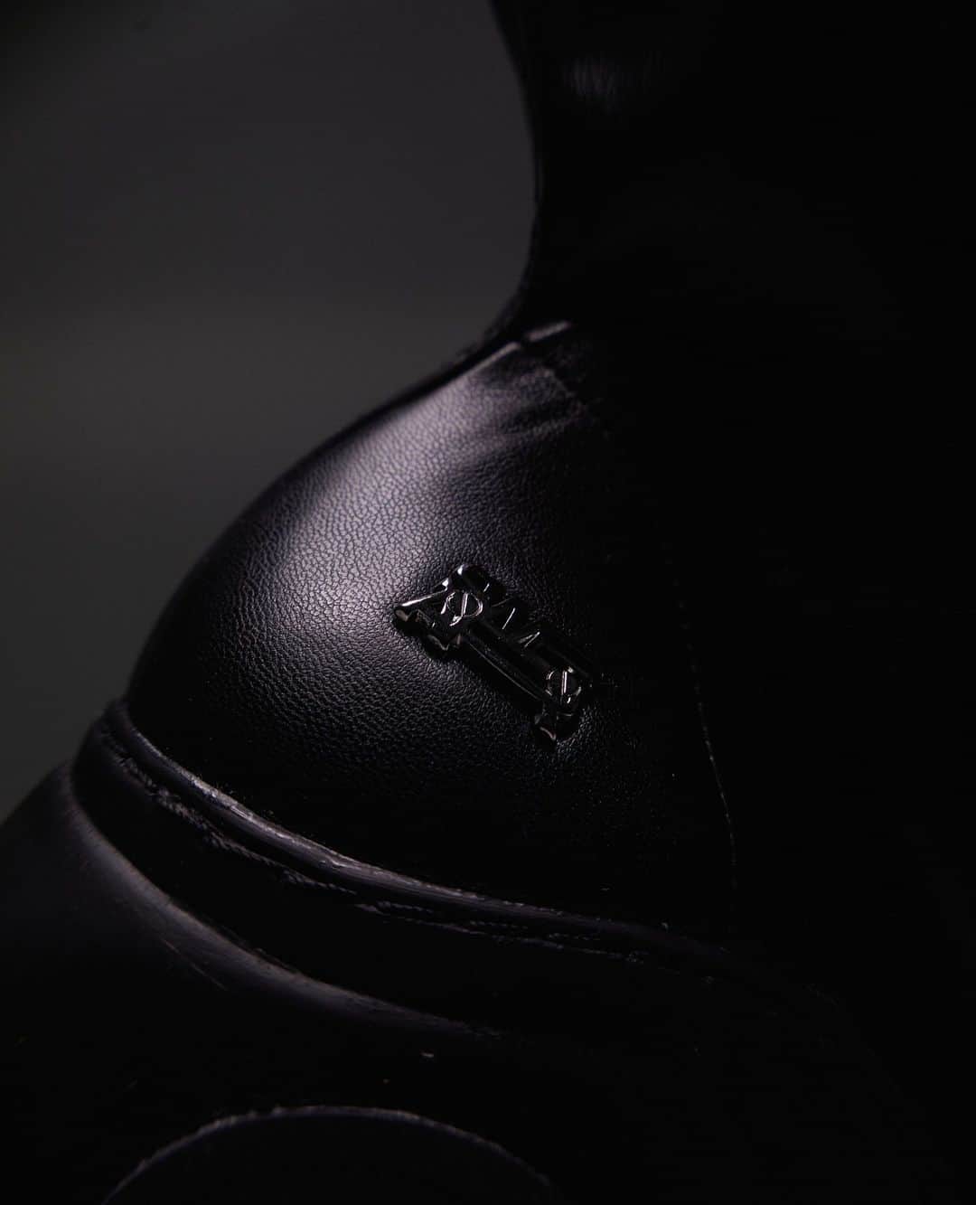スウェアのインスタグラム：「Our commitment to go fully vegan is underway. We are proud to announce that our entire AIR REV collection (Trigger, Xtra Hytbrid, Xtra, Revive, Xtra High), Fatalis to follow soon, is now made exclusively out of vegan materials.⁠ ⁠ Shop on swear-london.com.」
