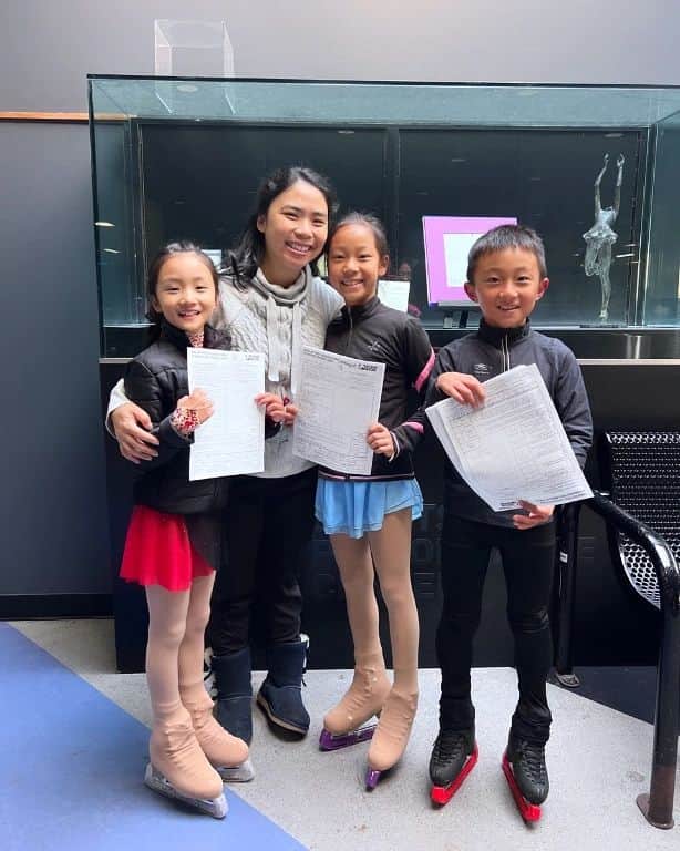 ベアトリサ・リャンのインスタグラム：「🌞 Summer skating dump 🌞  •Congrats on all tests passed this morning @jasmine_moli_lu, Ann, and Ian!   •Goldenwest Championships ✅ & LA Open ✅ with @atiffanyc  •More tests passed by @avarose33.14! I didn't get pictures of my other kids... Lol」
