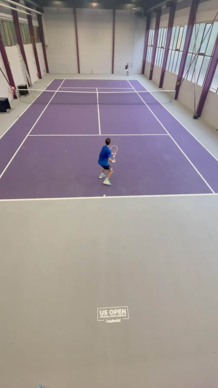 ドミニク・ティエムのインスタグラム：「I’m feeling good again and had a great week of training! 💪 @ktf.kz can come - I’m looking forward to playing in Kazakhstan! 🎾」