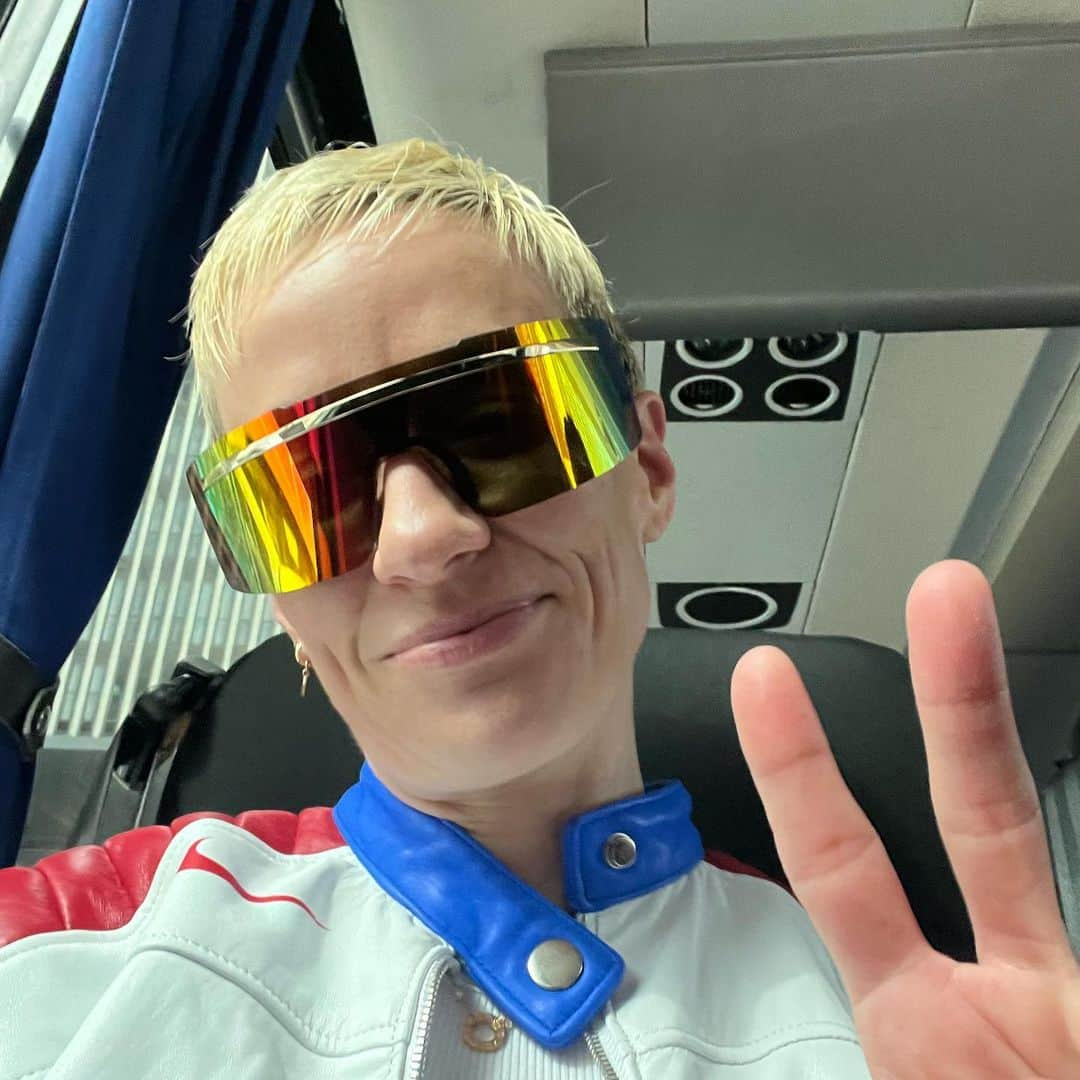 ミーガン・ラピノーさんのインスタグラム写真 - (ミーガン・ラピノーInstagram)「One last time y’all ❤️👩🏻‍🎤」9月25日 4時46分 - mrapinoe