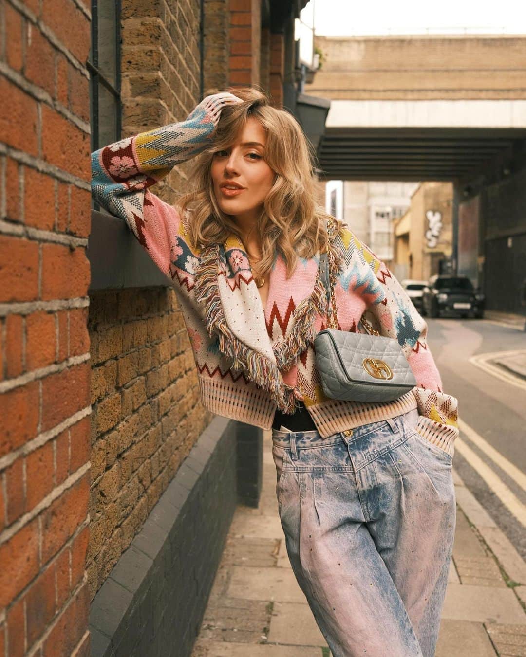 サラ・ミカエラのインスタグラム：「Haiski 🌞❤️」