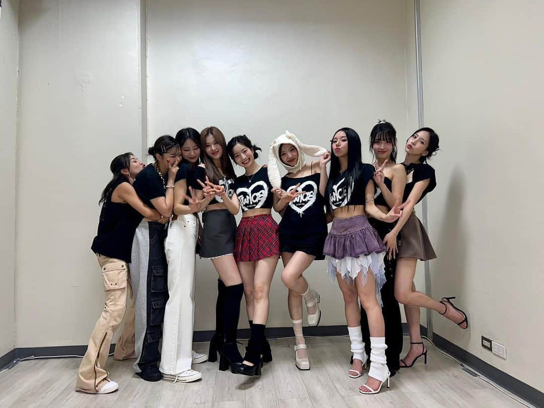 TWICEさんのインスタグラム写真 - (TWICEInstagram)「TWICE 5TH WORLD TOUR 'READY TO BE' IN #BANGKOK - DAY 1  The first night in Bangkok was super splendid and marvelous! It was full of cheers and energy!  Our Bangkok ONCE's heartfelt welcome made us feel so special and we are really thankful🫶🍭 We had such a fun time performing in Bangkok today and are already so excited for tomorrow's show as well! Love you all and see you again tomorrow!💖  #TWICE #트와이스 #READYTOBE #TWICE_5TH_WORLD_TOUR」9月25日 5時09分 - twicenews