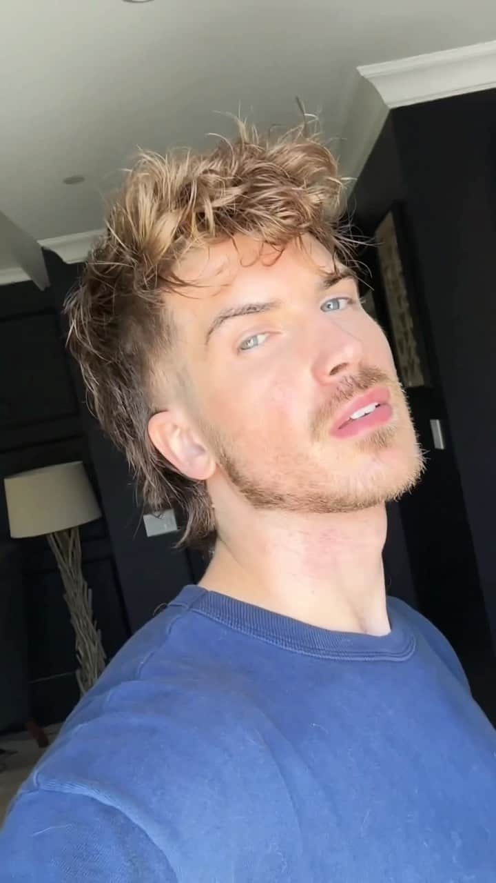 ポール・ノートンのインスタグラム：「@joeygraceffa I just love our makeover moments, so many lewks over the years!」