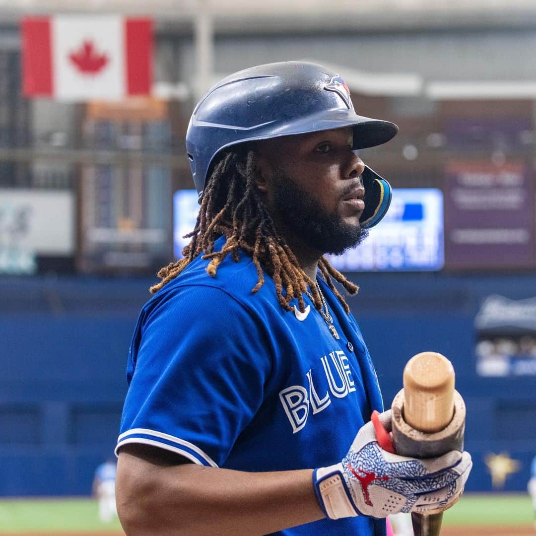 トロント・ブルージェイズのインスタグラム：「Here 💥 Comes 💥 Vladdy 💥  It’s a TWO-homer game! #PLAKATA」