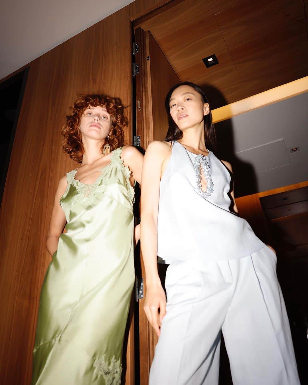 シューマッハのインスタグラム：「Ti amo, Milano 🧡 Part II   #dorotheeschumacher #MFW #milano @dorotheeschumacher」