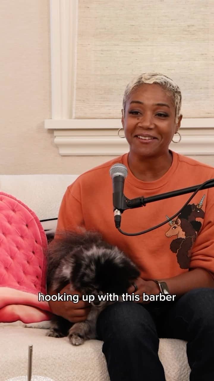 パリス・ヒルトンのインスタグラム：「He took baths in WHAT?? 😂 Get the inside scoop on @TiffanyHaddish’s dating life on the most recent episode of “I Am Paris,” link in bio 💗 #IAmParis」